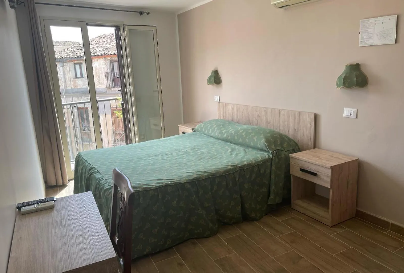 **  Hotel Cortese Palerme Italie