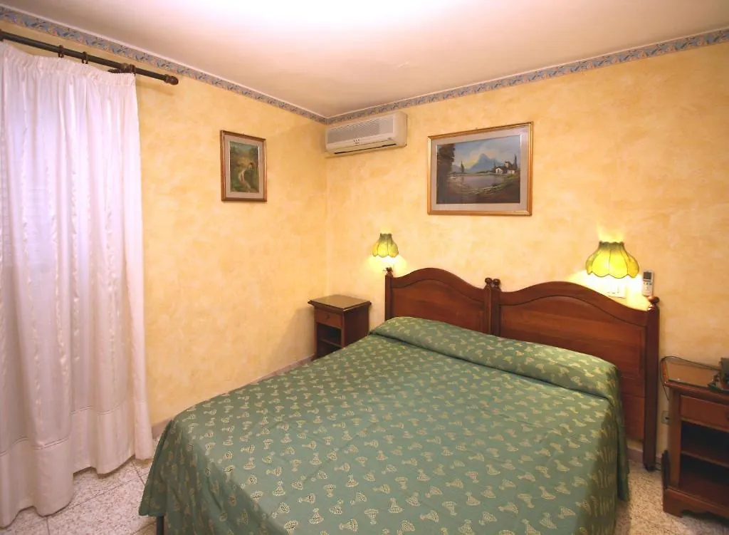 Hotel Cortese Palerme 2*,