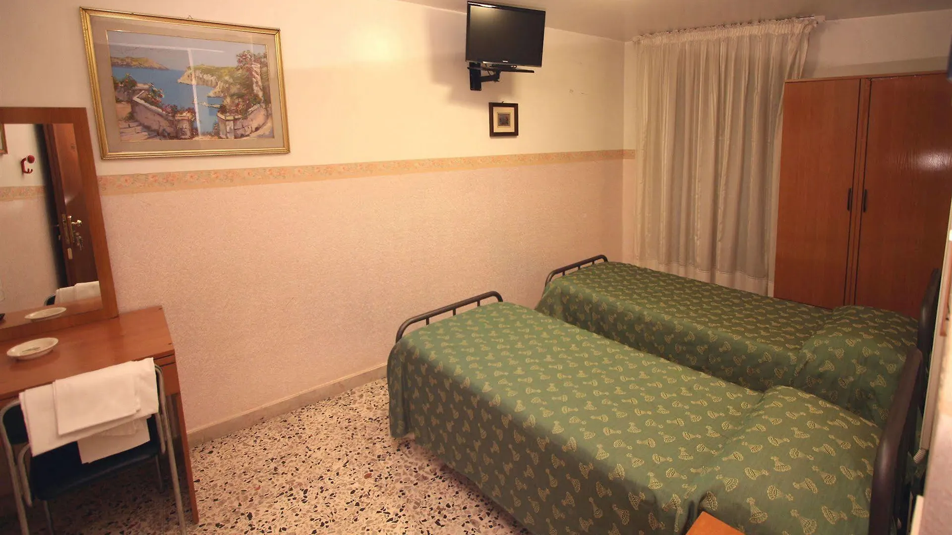 **  Hotel Cortese Palerme Italie